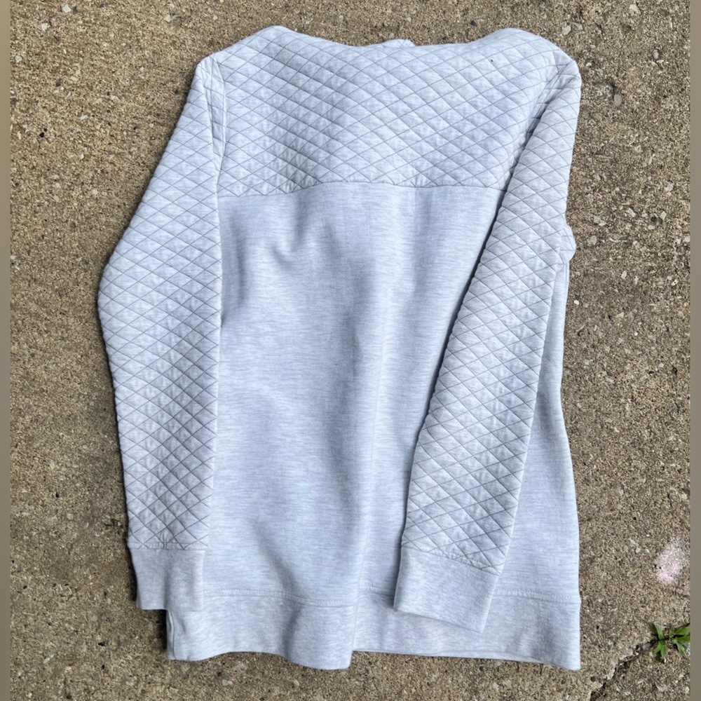 ✨sold✨Outpost from Buckle Quilted Gray Hoodie Sweater - Picture 3 of 7